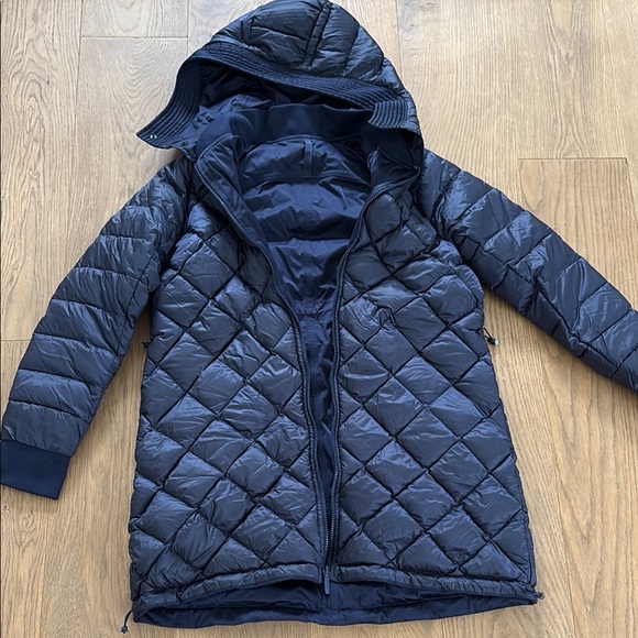 LULULEMON NO SHIVERS BOMBER
PARKA~ size 6 - Picture 1 of 7